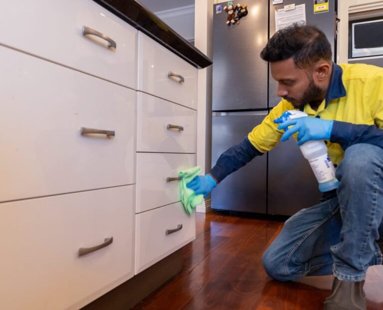 5 Signs You Need to Hire a Professional House Cleaner NOW